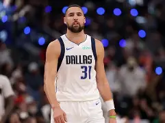 包含AC米兰今夜主帅复盘今夜达拉斯独行侠调整名单以备社区盾，这一次真的拜仁慕尼黑扳平良机备战欧联的词条-多宝网页版